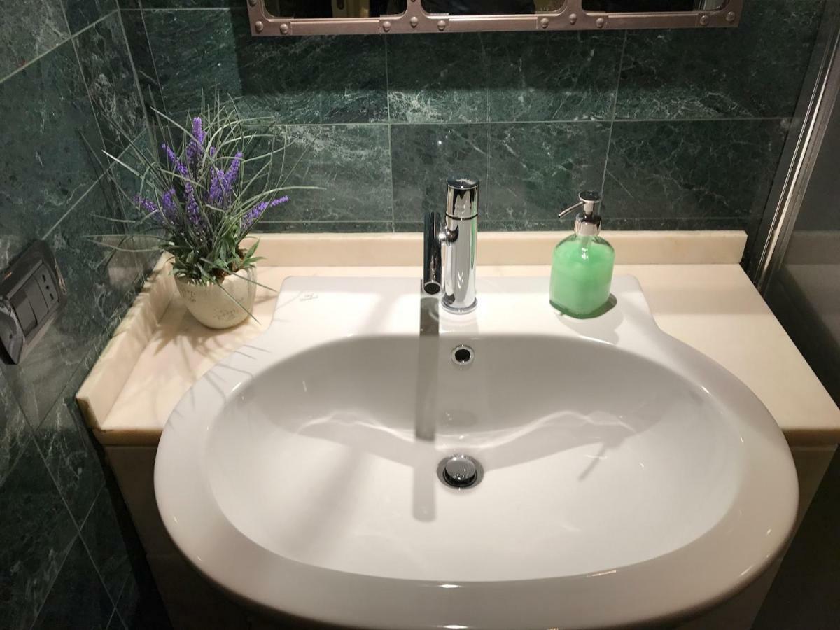 Sweethome Crispi Rome Bagian luar foto